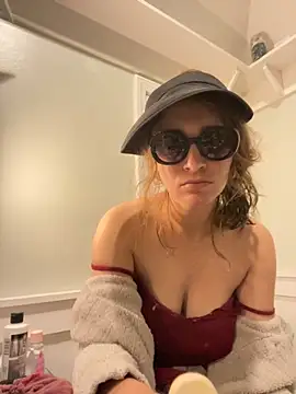 Lilamelon online show from September 26, 2025, 6:39 am