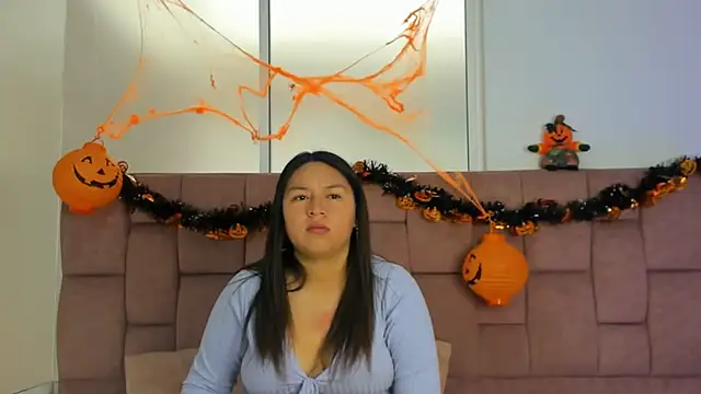Snapshot of BellaRoux1 chatting on October 3, 2025, 12:02 pm BellaRoux1 online show from October 3, 2025, 12:02 pm