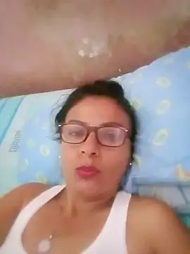 Snapshot of chocoluze chatting on July 8, 2026, 3:27 pm chocoluze online show from July 8, 2026, 3:27 pm