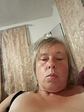 Snapshot of Catherine372311 chatting on September 13, 2025, 7:46 pm Catherine372311 online show from September 13, 2025, 7:46 pm