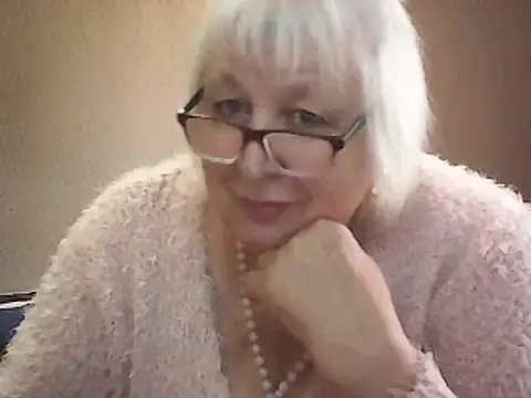 Alexia64231 online show from September 16, 2025, 4:57 am