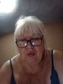 Snapshot of Alexia64231 chatting on July 13, 2026, 4:32 pm Alexia64231 online show from July 13, 2026, 4:32 pm