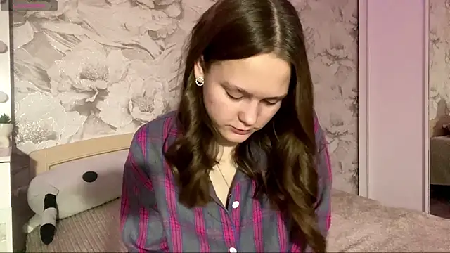 SoSweetGirl online show from April 13, 2026, 9:20 pm