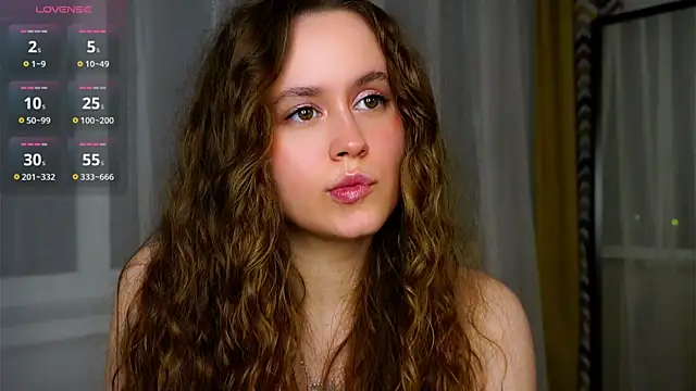 SusannaScholler online show from November 30, 2025, 8:46 pm