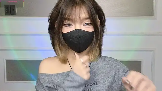      Panda      online show from April 13, 2026, 10:37 pm