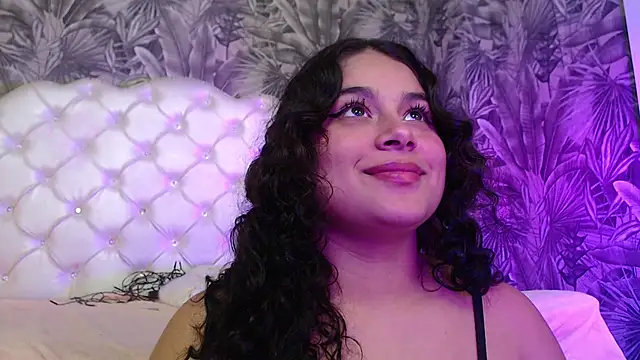 RylieRoss online show from November 26, 2025, 2:29 pm