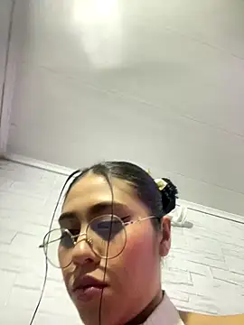 LuluMonroe Eup online show from December 19, 2025, 3:02 am