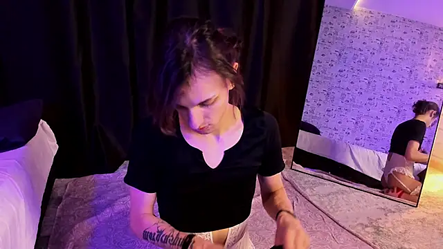 Anjela Botton online show from November 13, 2025, 6:40 pm