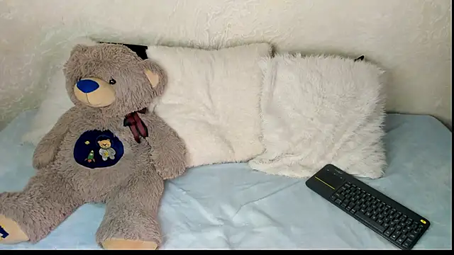 ClleoMoon online show from September 20, 2025, 2:12 am