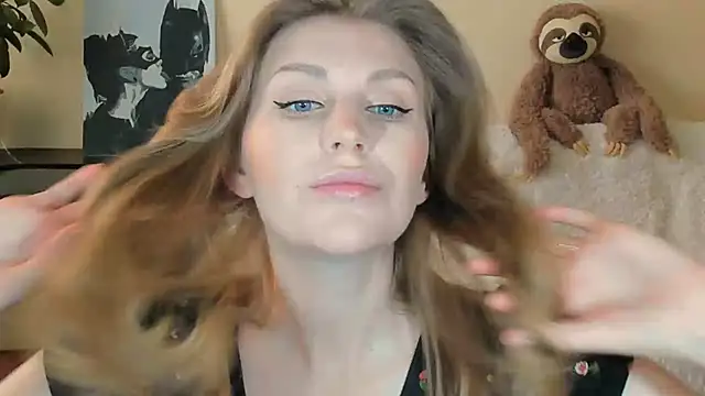 JuliaMuuun online show from September 9, 2025, 8:25 am