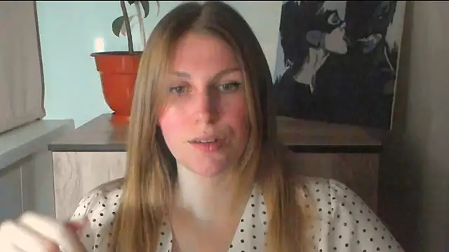 JuliaMuuun online show from March 26, 2026, 6:46 pm