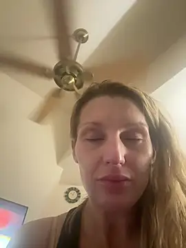 Snapshot of BaddieBossXX2 chatting on July 18, 2026, 3:05 pm BaddieBossXX2 online show from July 18, 2026, 3:05 pm