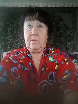 CrystalLime6411 online show from September 17, 2025, 5:42 am