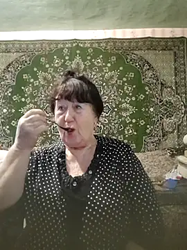 CrystalLime6411 online show from November 24, 2025, 11:43 am