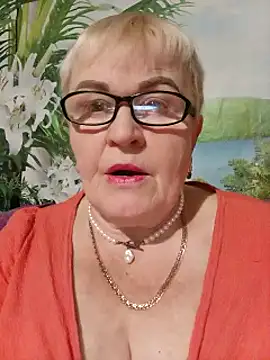 VioletSweet5566 online show from September 14, 2025, 4:17 pm