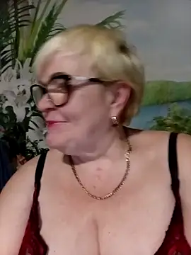 VioletSweet5566 online show from February 24, 2026, 7:12 pm