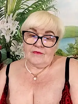 VioletSweet5566 online show from May 20, 2026, 12:00 pm