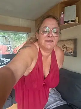 Misspapillon1840 online show from September 20, 2025, 7:42 am