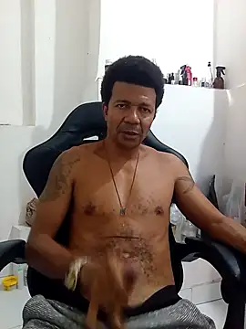 Snapshot of moreno25centimetro chatting on January 19, 2026, 1:04 pm moreno25centimetro online show from January 19, 2026, 1:04 pm