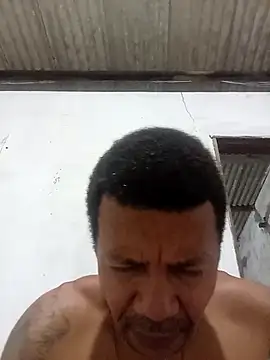 Snapshot of moreno25centimetro chatting on April 5, 2026, 12:52 am moreno25centimetro online show from April 5, 2026, 12:52 am