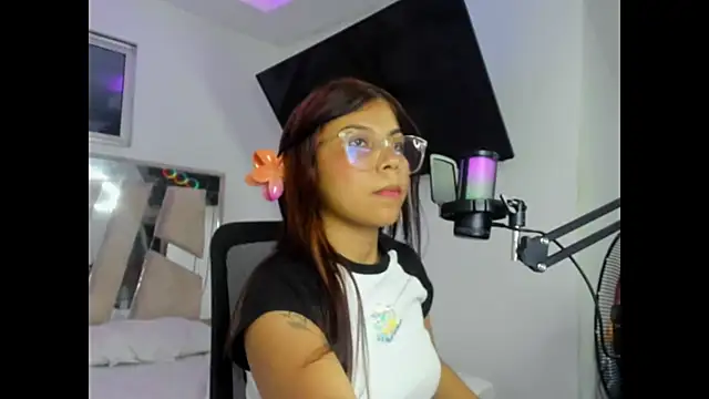 Goddes any online show from November 2, 2025, 1:52 am