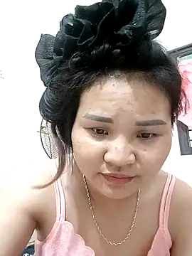 Snapshot of Heulwen-22 chatting on September 14, 2025, 7:40 am Heulwen-22 online show from September 14, 2025, 7:40 am