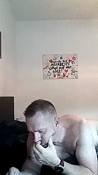 HotMichiSG online show from November 2, 2025, 8:06 am