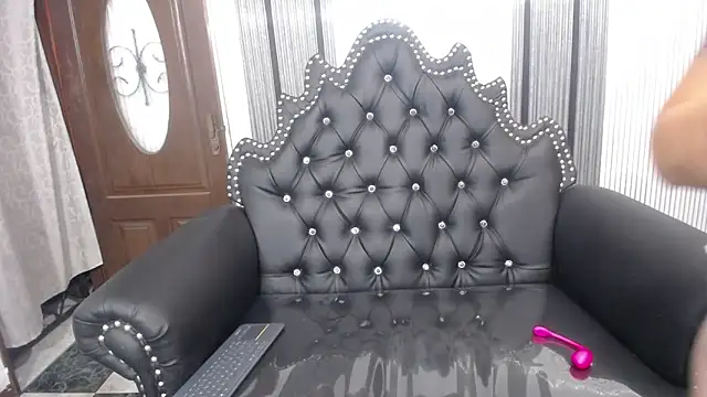 naughty milf esmeralda online show from January 16, 2026, 2:26 am