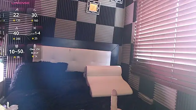 antonela-tompson online show from March 3, 2026, 5:08 pm