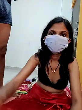 Shivani2002 online show from December 13, 2025, 7:53 pm