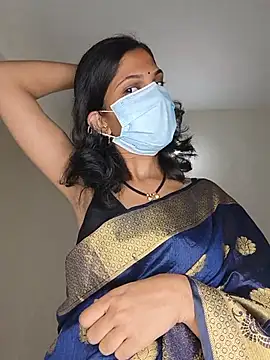 Shivani2002 online show from June 8, 2026, 4:18 pm