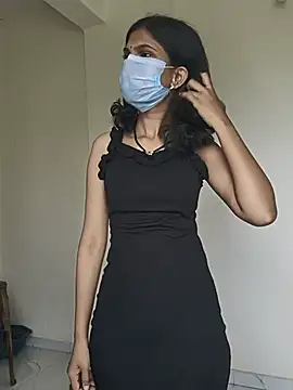 Shivani2002 online show from July 17, 2026, 8:43 am