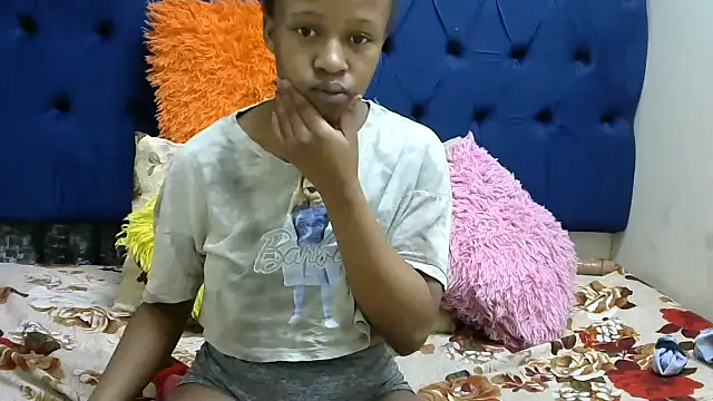 CURVYBABExxx online show from September 9, 2025, 5:23 pm