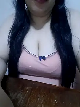 Madam-bezoul- online show from October 9, 2025, 9:35 pm