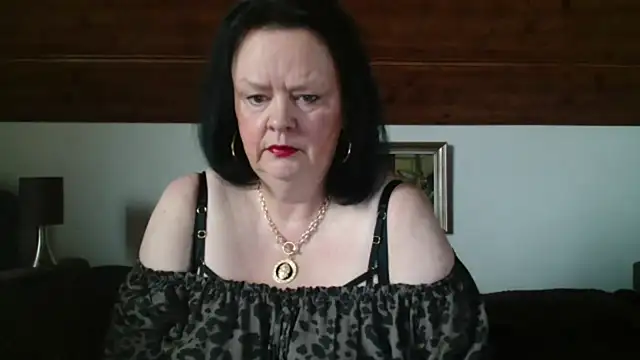 TiffanyMature online show from October 8, 2025, 7:06 am