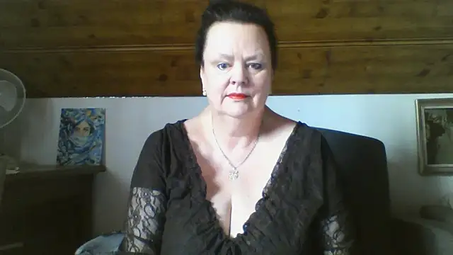 TiffanyMature online show from April 7, 2026, 6:58 am