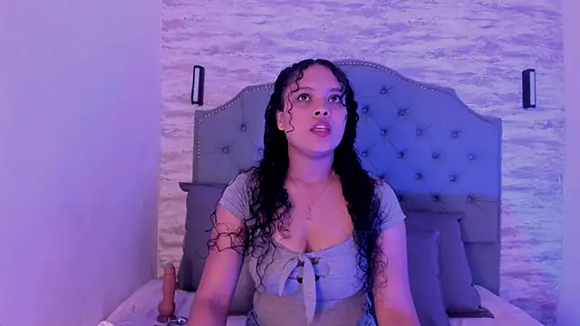 Snapshot of ValeriaJulio_ chatting on September 30, 2025, 11:48 am ValeriaJulio online show from September 30, 2025, 11:48 am