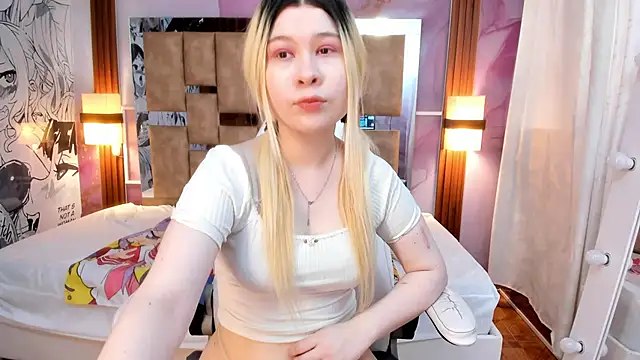 Melody Lolii online show from September 22, 2025, 5:59 pm