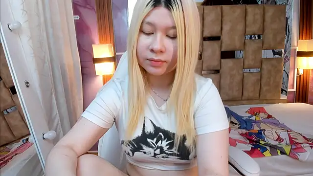 Melody Lolii online show from December 22, 2025, 6:16 pm