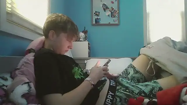 Snapshot of Liam_axel35 chatting on October 22, 2025, 7:24 pm Liam axel35 online show from October 22, 2025, 7:24 pm