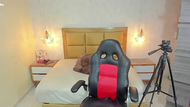 MELISSAROUGE online show from November 20, 2025, 7:35 pm