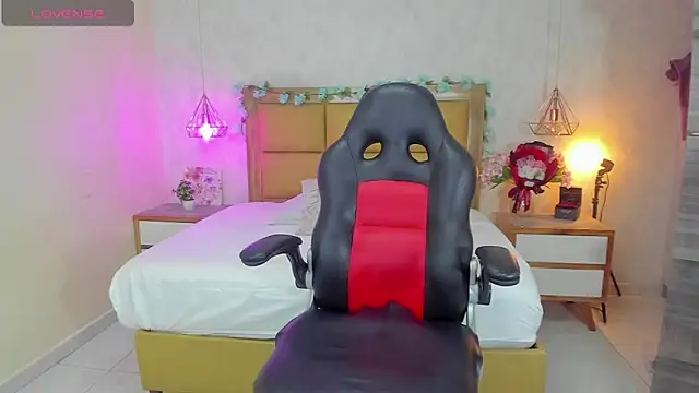 MELISSAROUGE online show from February 5, 2026, 7:29 pm