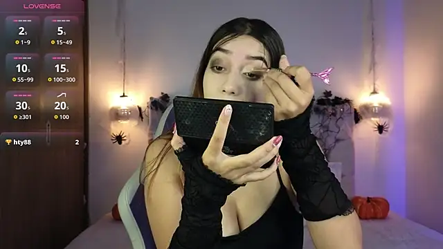 lila min online show from October 4, 2025, 2:37 pm