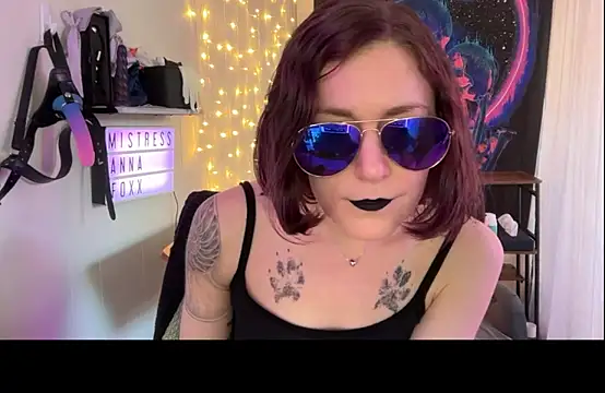 mistressannafoxx online show from September 11, 2025, 12:00 am