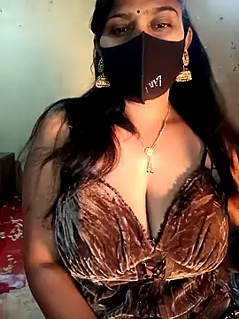 Snapshot of reena502 chatting on January 10, 2026, 12:45 am reena502 online show from January 10, 2026, 12:45 am