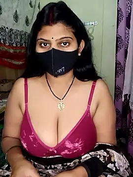 Snapshot of reena502 chatting on March 4, 2026, 11:55 pm reena502 online show from March 4, 2026, 11:55 pm