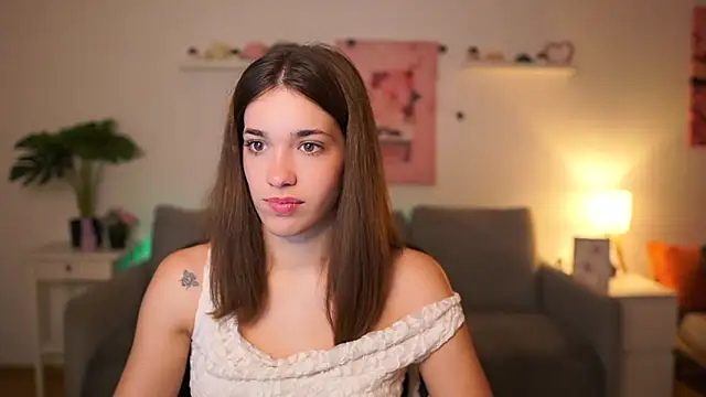 kissie cat online show from October 24, 2025, 1:40 pm