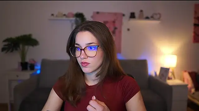 kissie cat online show from February 16, 2026, 2:13 pm