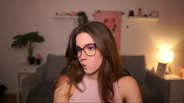 kissie cat online show from February 20, 2026, 7:25 pm