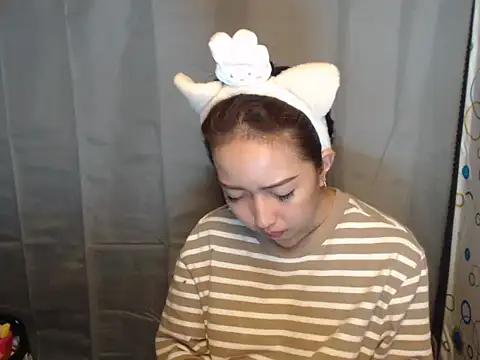 Soft Angel8 online show from April 8, 2026, 4:56 am